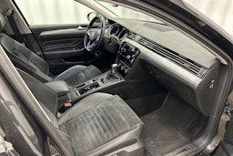 harmaa Volkswagen Passat 2020 kuva 13.