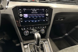 harmaa Volkswagen Passat 2020 kuva 16.