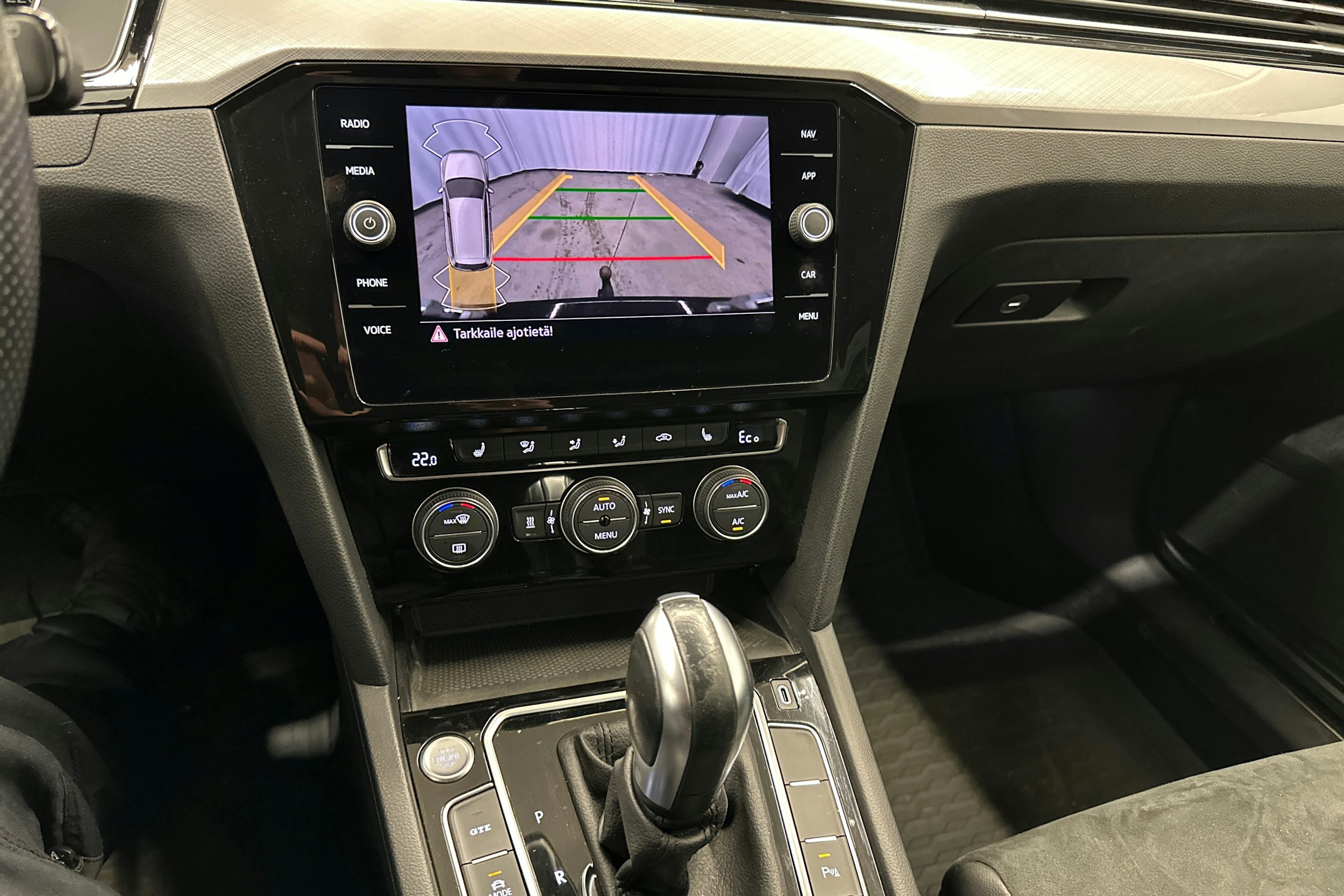 harmaa Volkswagen Passat 2020 kuva 17.