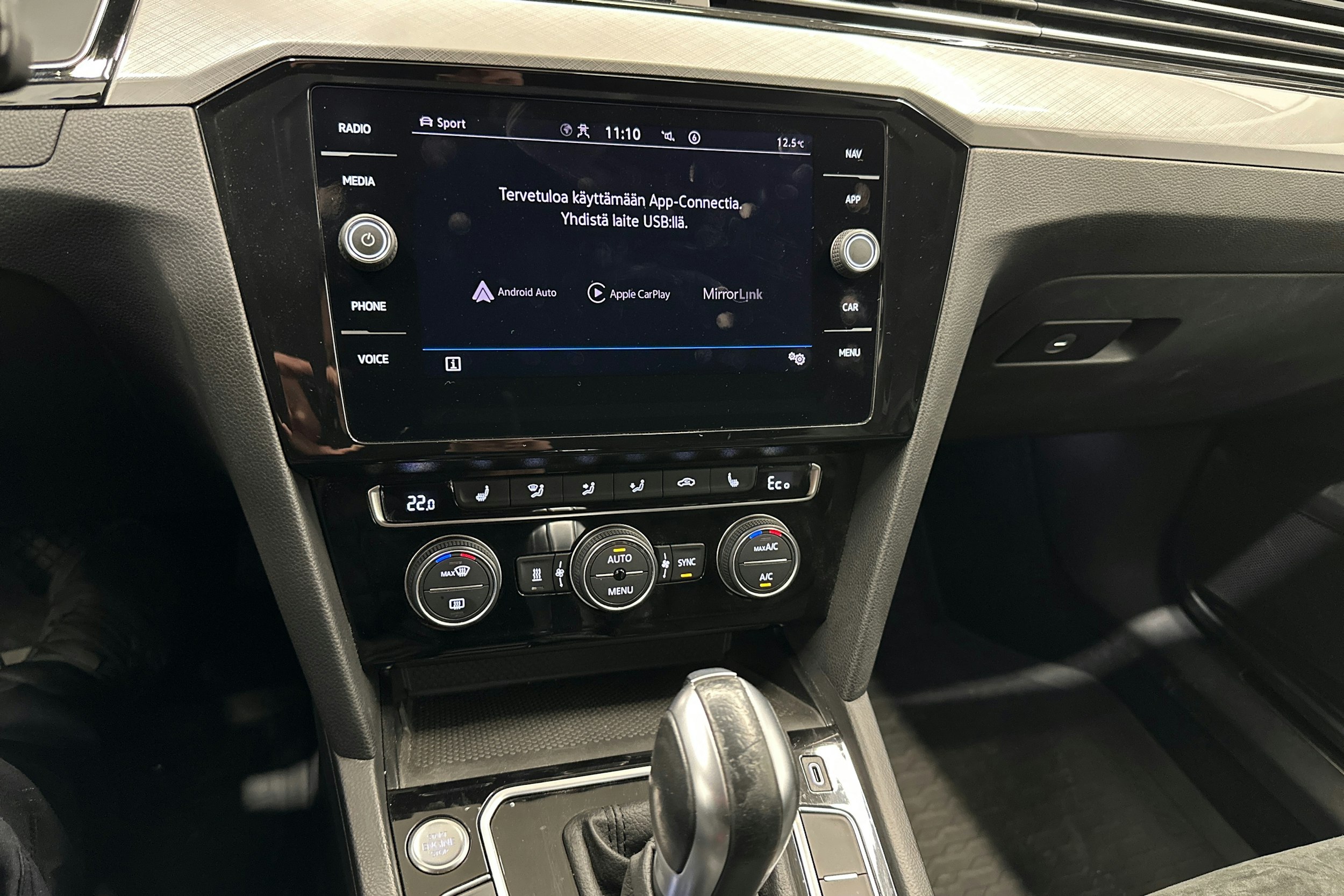 harmaa Volkswagen Passat 2020 kuva 18.