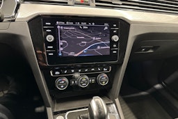 harmaa Volkswagen Passat 2020 kuva 19.