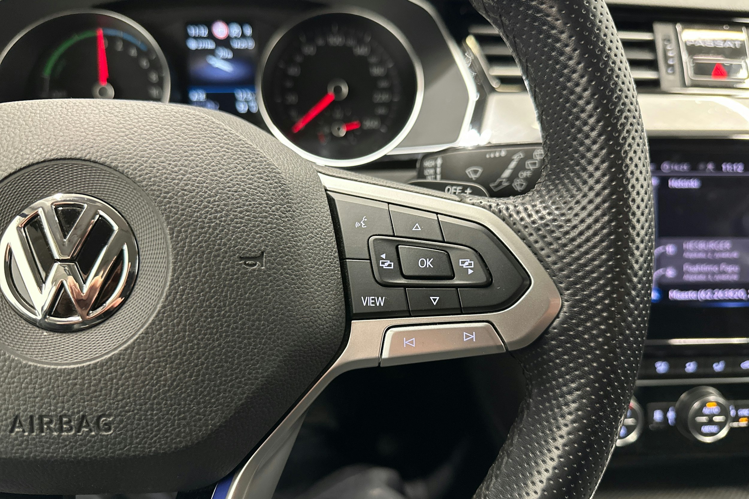 harmaa Volkswagen Passat 2020 kuva 21.