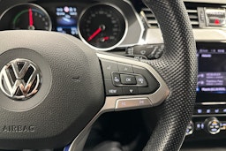 harmaa Volkswagen Passat 2020 kuva 21.