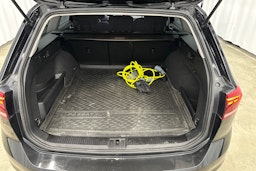 harmaa Volkswagen Passat 2020 kuva 22.