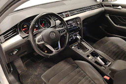 valkoinen Volkswagen Passat 2020 kuva 3.