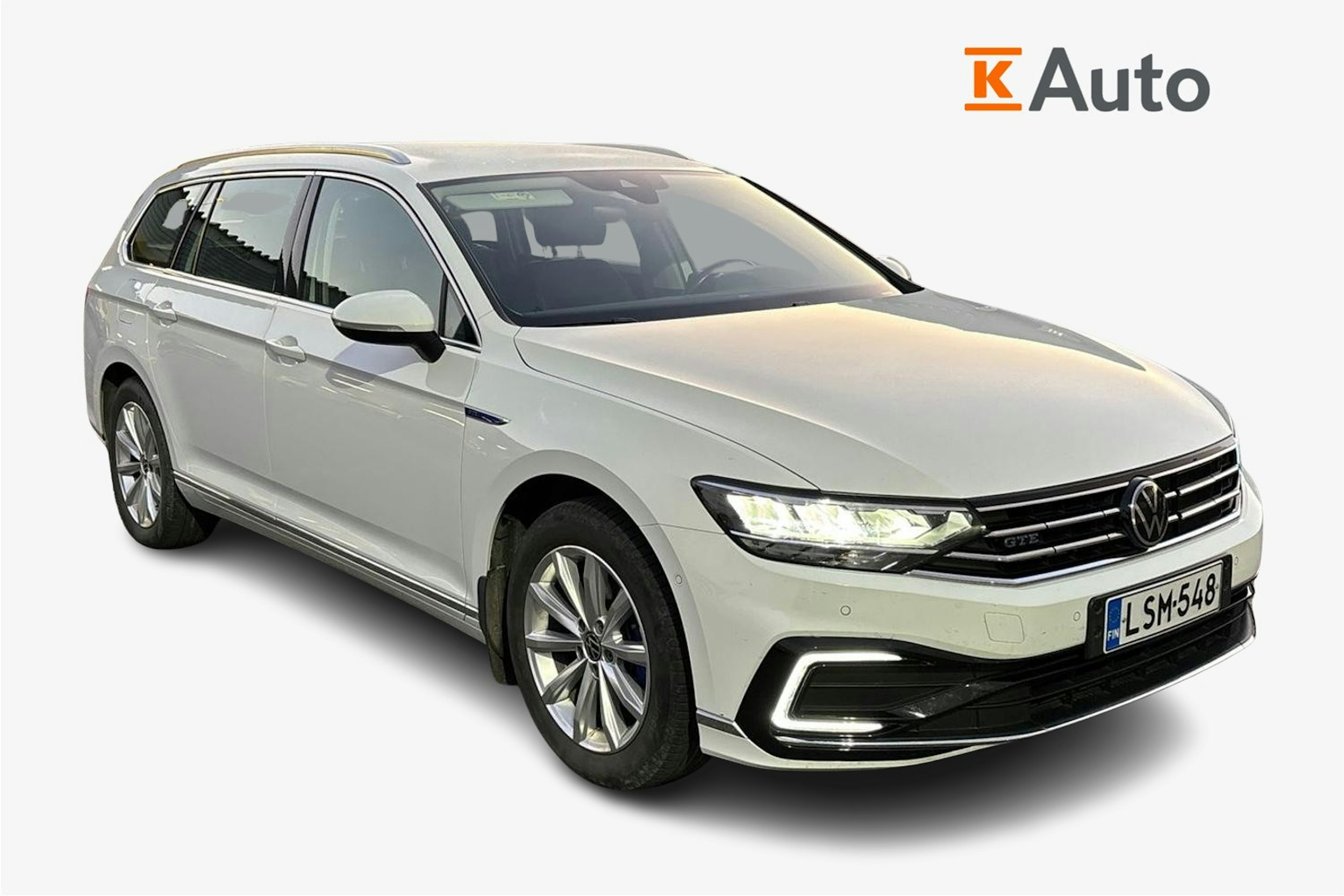 valkoinen Volkswagen Passat 2020 kuva 1.