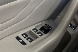 ruskea (beige) Volkswagen Passat 2020 kuva 16.