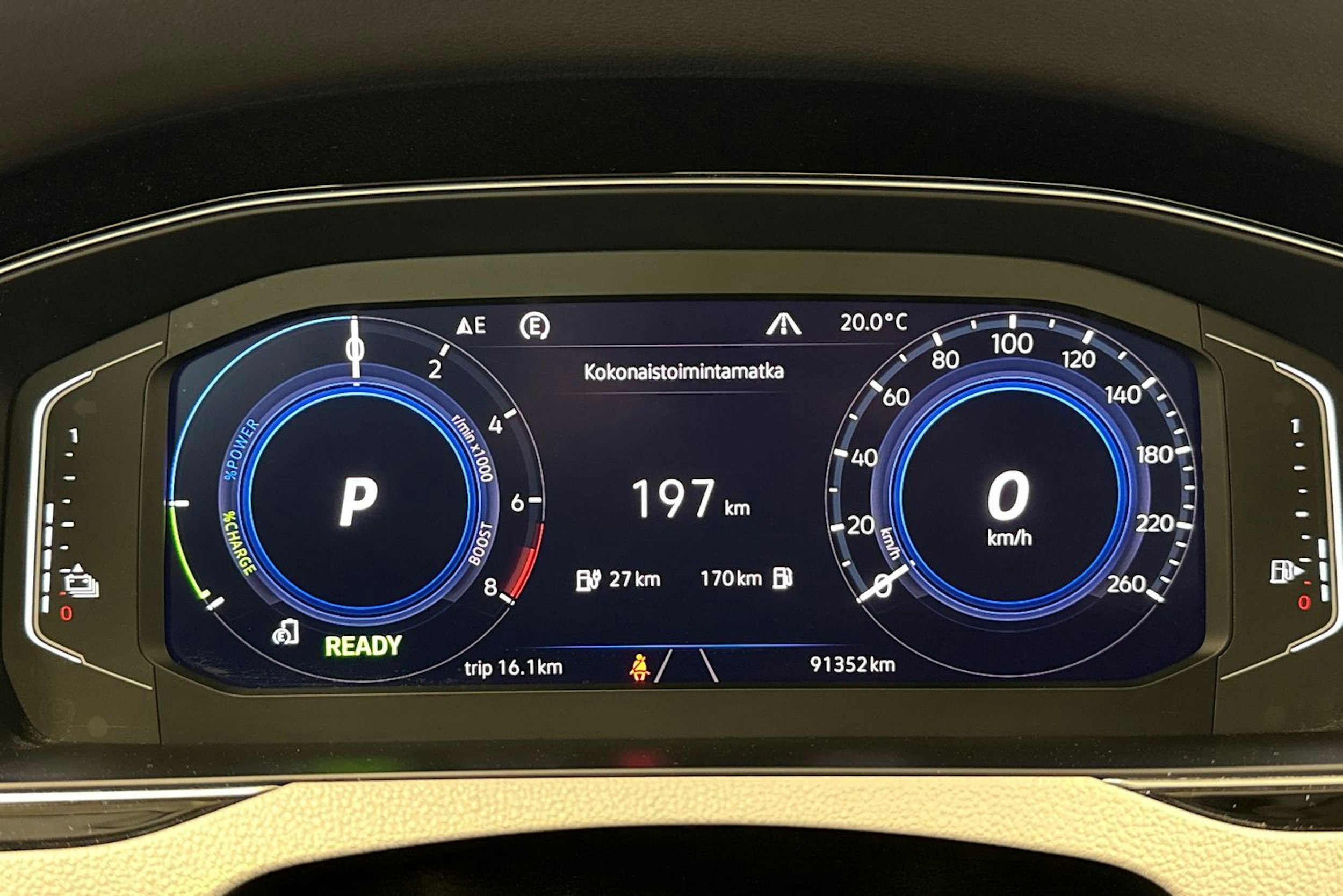 ruskea (beige) Volkswagen Passat 2020 kuva 17.