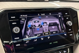 ruskea (beige) Volkswagen Passat 2020 kuva 23.