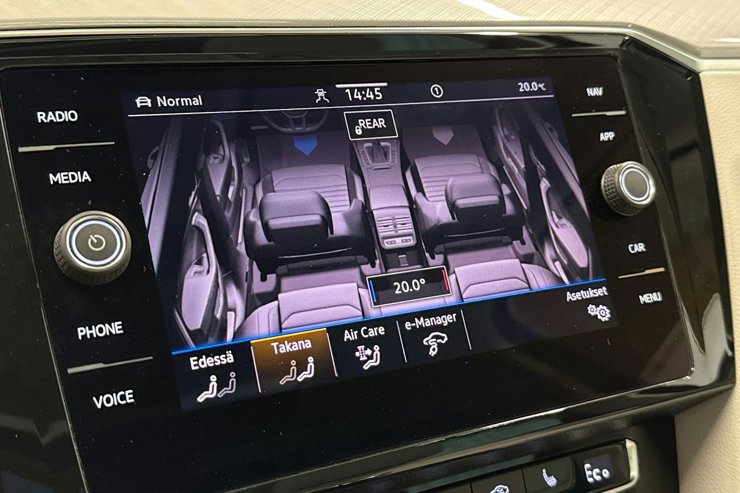 ruskea (beige) Volkswagen Passat 2020 kuva 24.