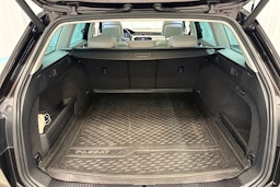 ruskea (beige) Volkswagen Passat 2020 kuva 30.