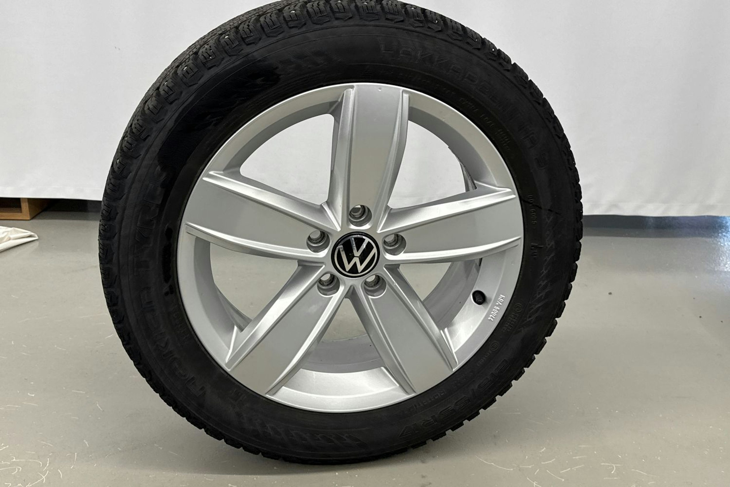 ruskea (beige) Volkswagen Passat 2020 kuva 32.