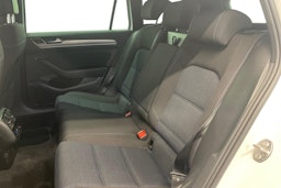 valkoinen Volkswagen Passat 2020 kuva 10.
