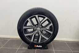 valkoinen Volkswagen Passat 2020 kuva 13.