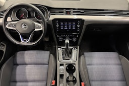 sininen Volkswagen Passat 2020 kuva 9.