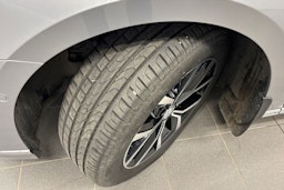 sininen Volkswagen Passat 2020 kuva 13.