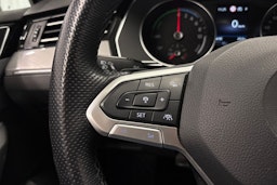 sininen Volkswagen Passat 2020 kuva 22.