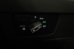 sininen Volkswagen Passat 2020 kuva 24.