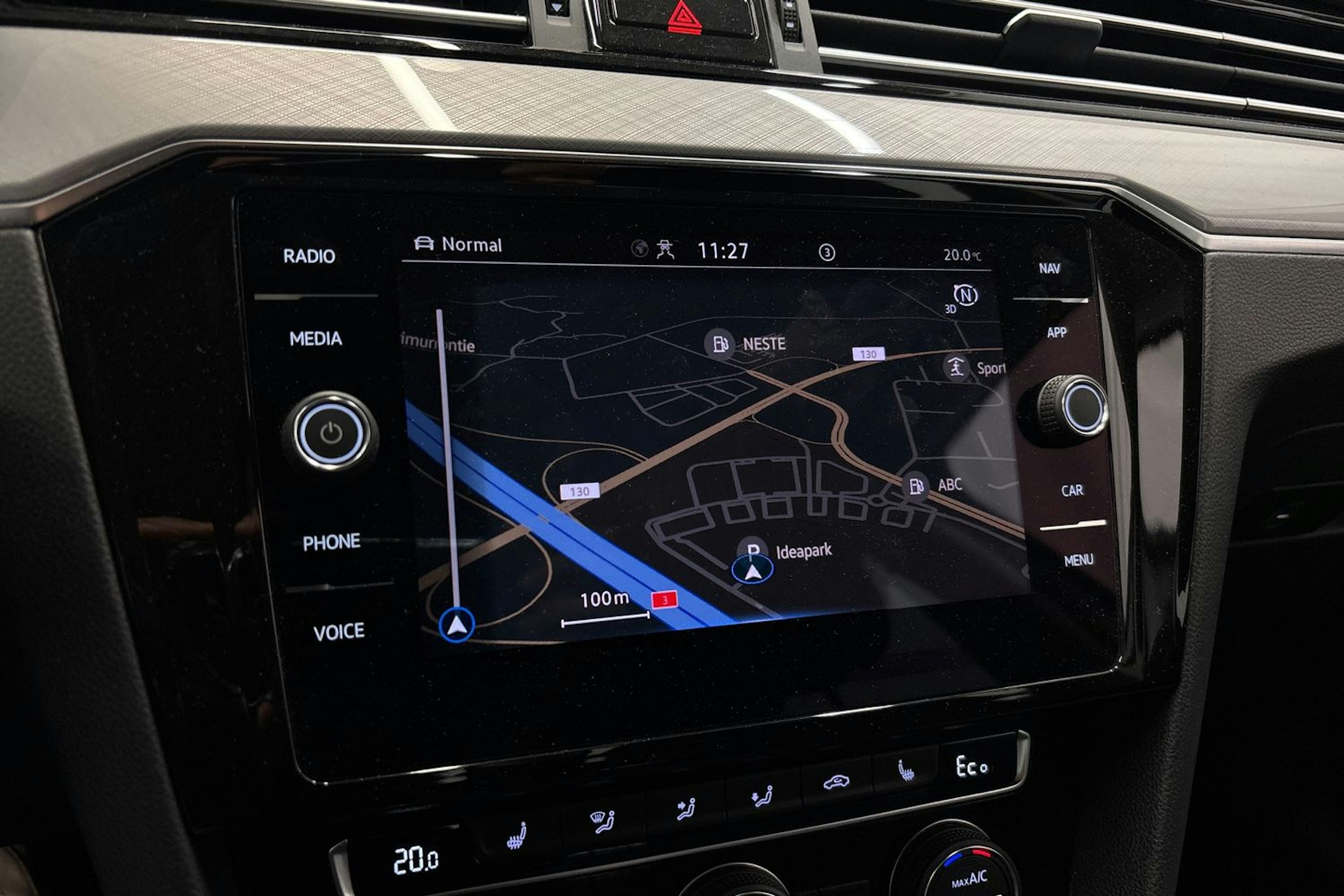 sininen Volkswagen Passat 2020 kuva 26.