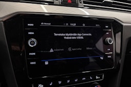 sininen Volkswagen Passat 2020 kuva 27.