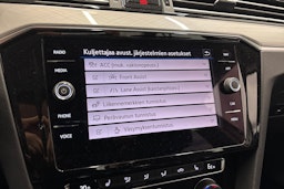 sininen Volkswagen Passat 2020 kuva 28.