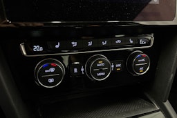 sininen Volkswagen Passat 2020 kuva 29.