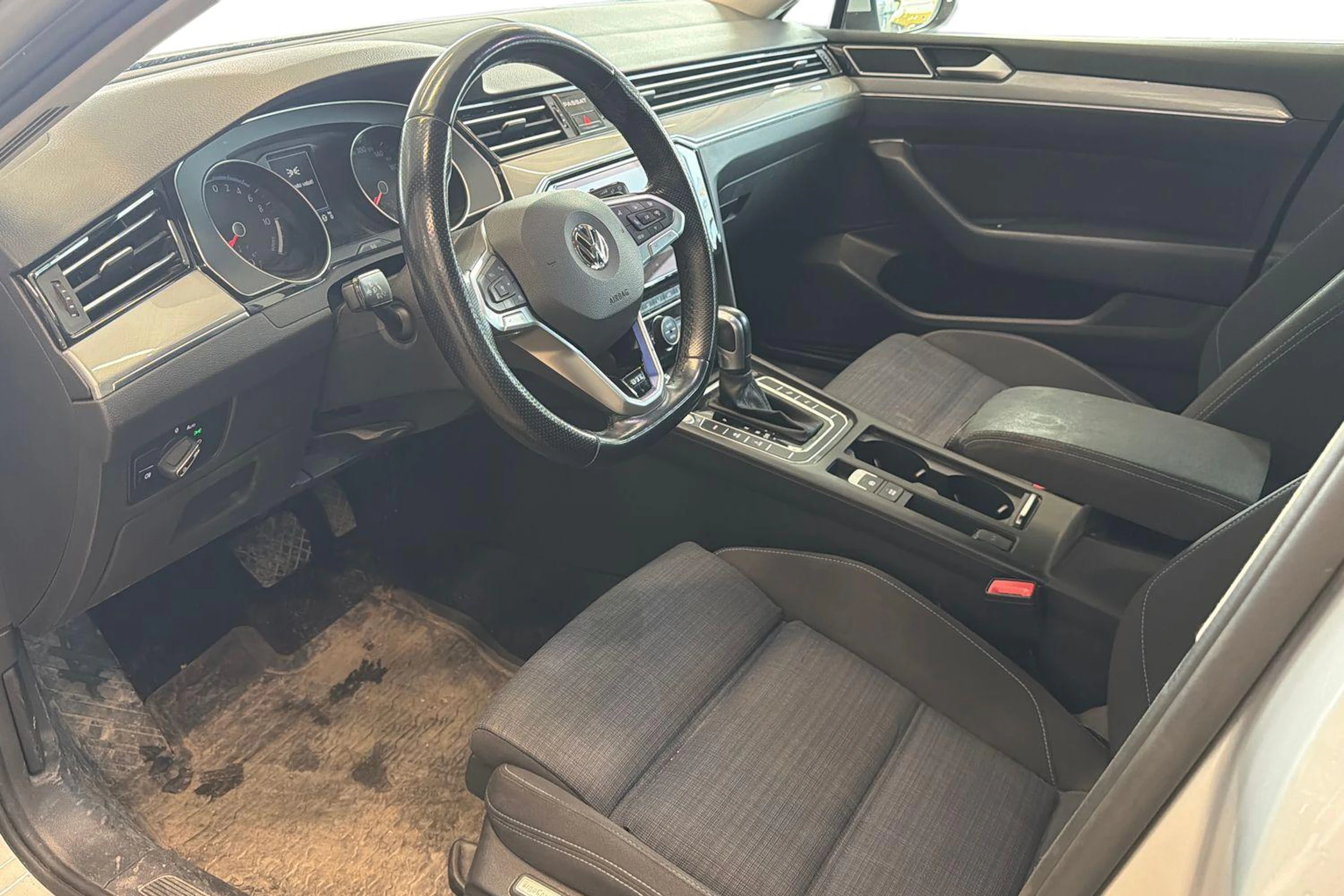 hopea Volkswagen Passat 2020 kuva 3.