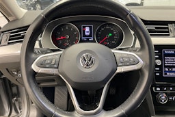 Sininen Volkswagen PASSAT 2020 kuva 13.