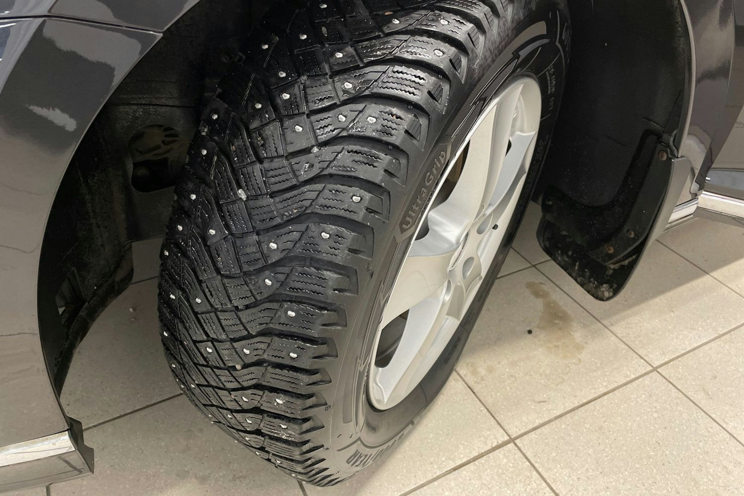 harmaa Volkswagen Passat 2020 kuva 10.