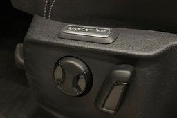 harmaa Volkswagen Passat 2020 kuva 12.