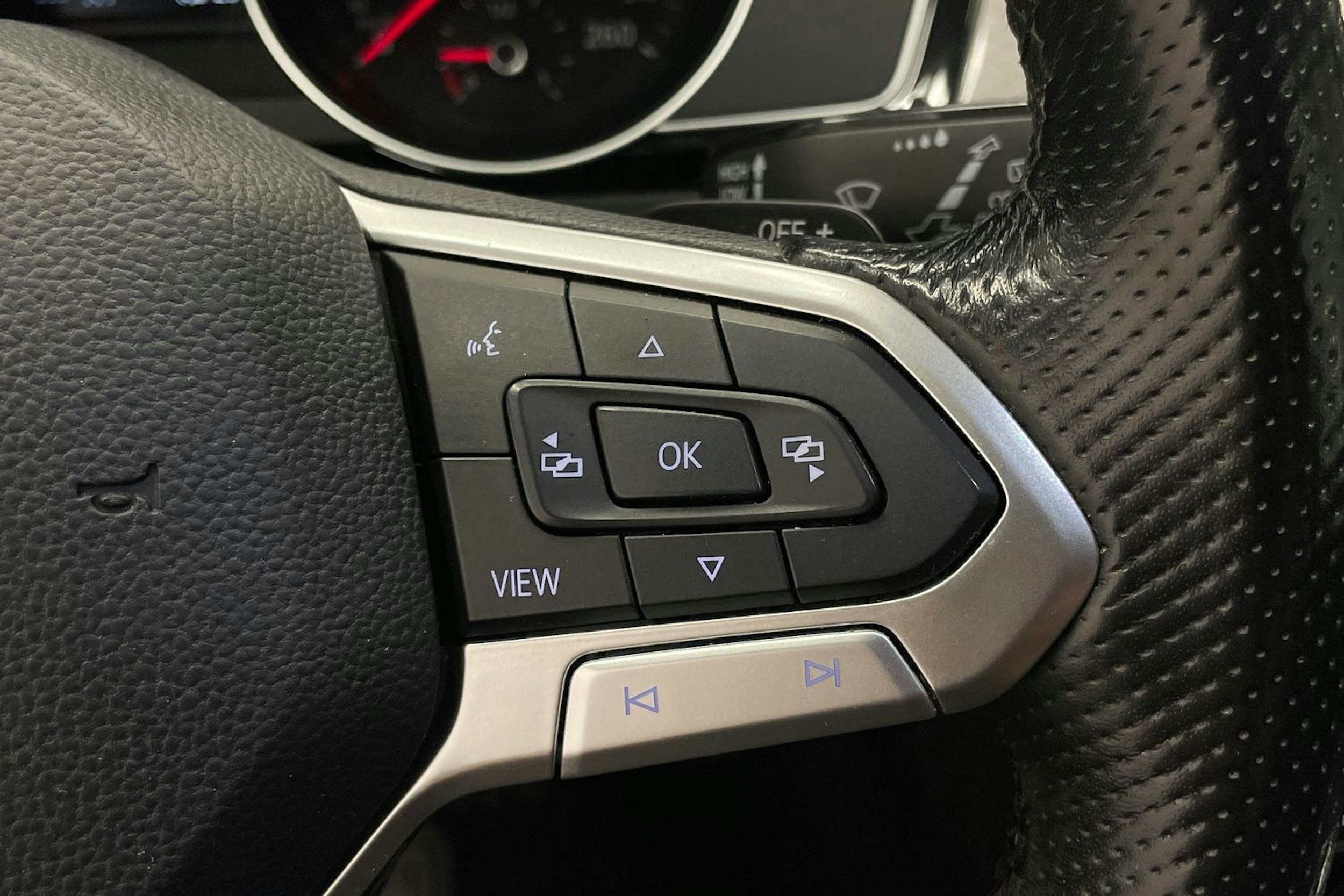 harmaa Volkswagen Passat 2020 kuva 15.