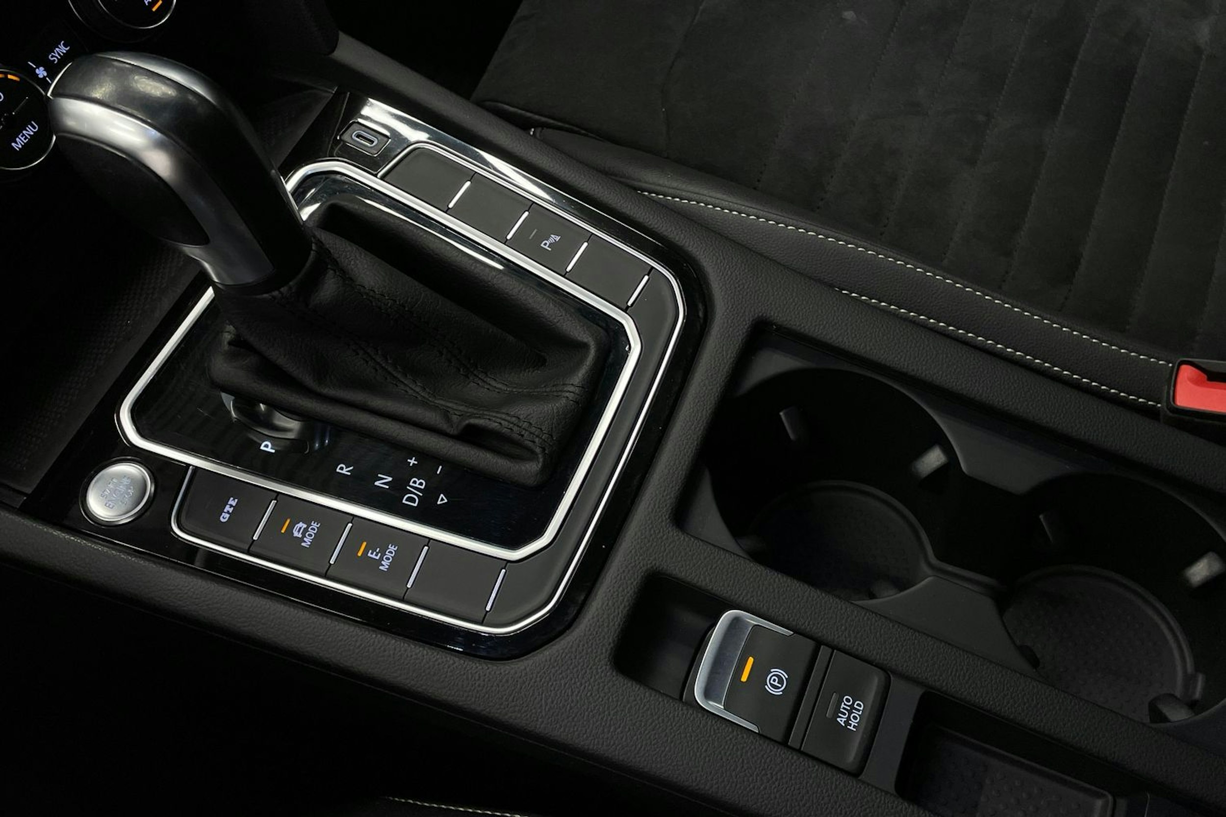 harmaa Volkswagen Passat 2020 kuva 16.