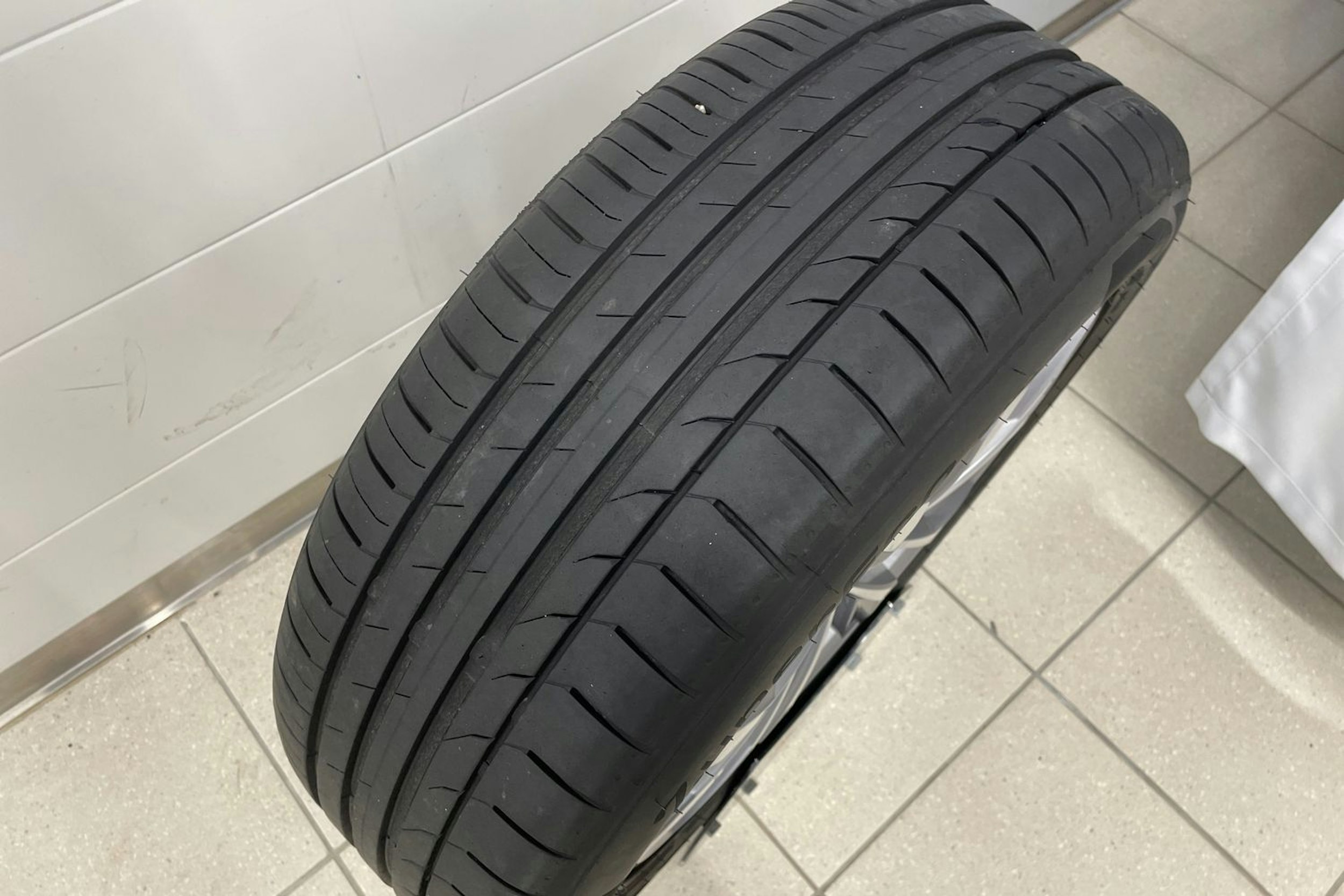 harmaa Volkswagen Passat 2020 kuva 26.