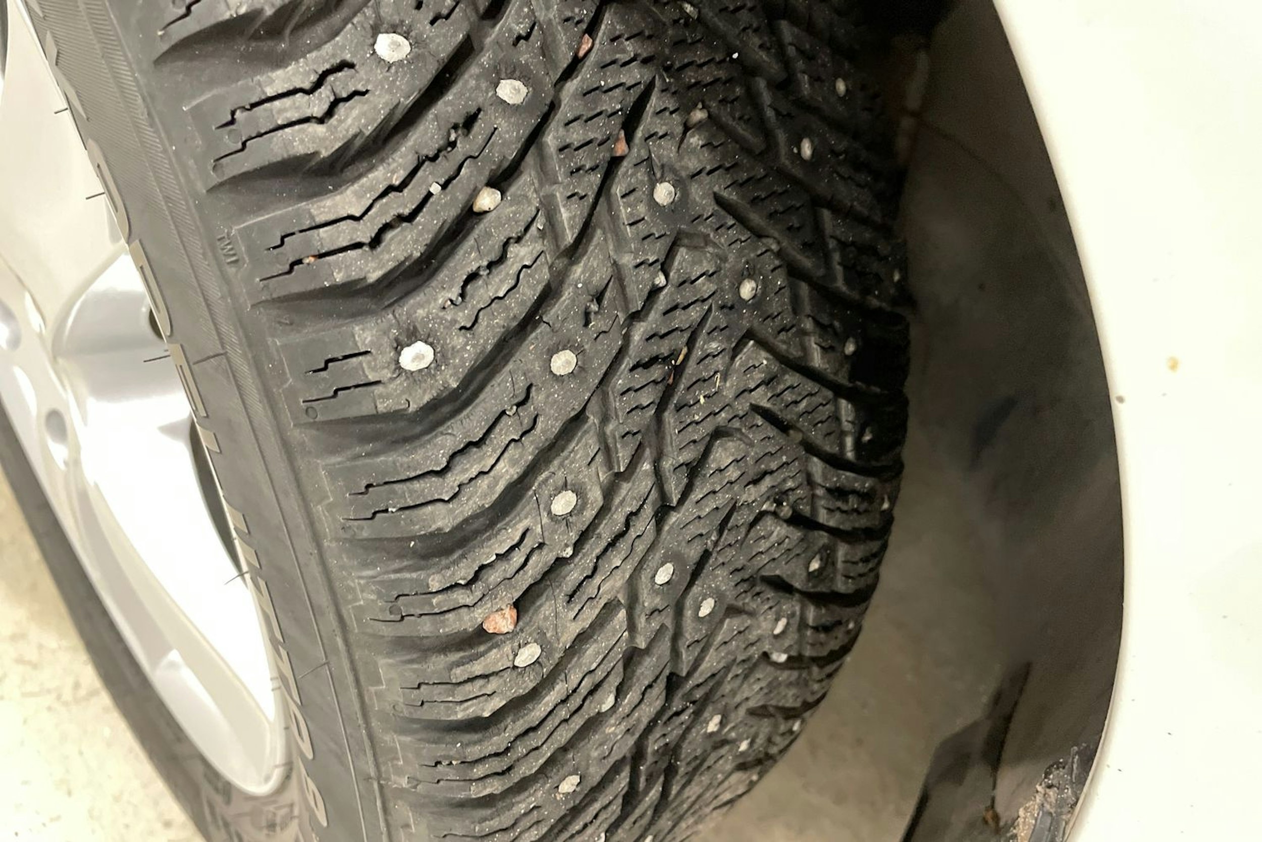 valkoinen Volkswagen Passat 2020 kuva 13.