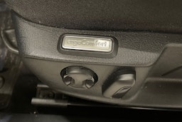 valkoinen Volkswagen Passat 2020 kuva 16.