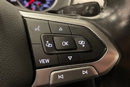 valkoinen Volkswagen Passat 2020 kuva 18.