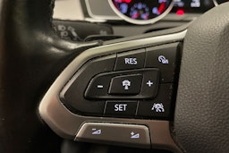 valkoinen Volkswagen Passat 2020 kuva 19.