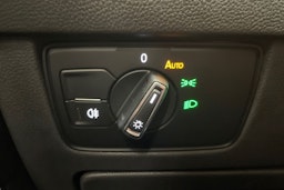 valkoinen Volkswagen Passat 2020 kuva 21.