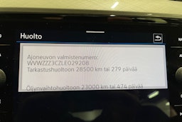 valkoinen Volkswagen Passat 2020 kuva 31.