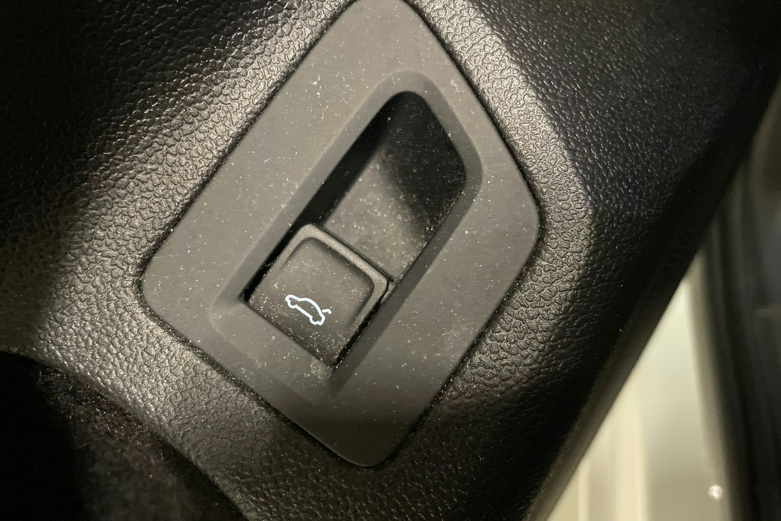 valkoinen Volkswagen Passat 2020 kuva 40.