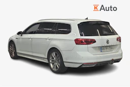 valkoinen Volkswagen Passat 2020 kuva 2.