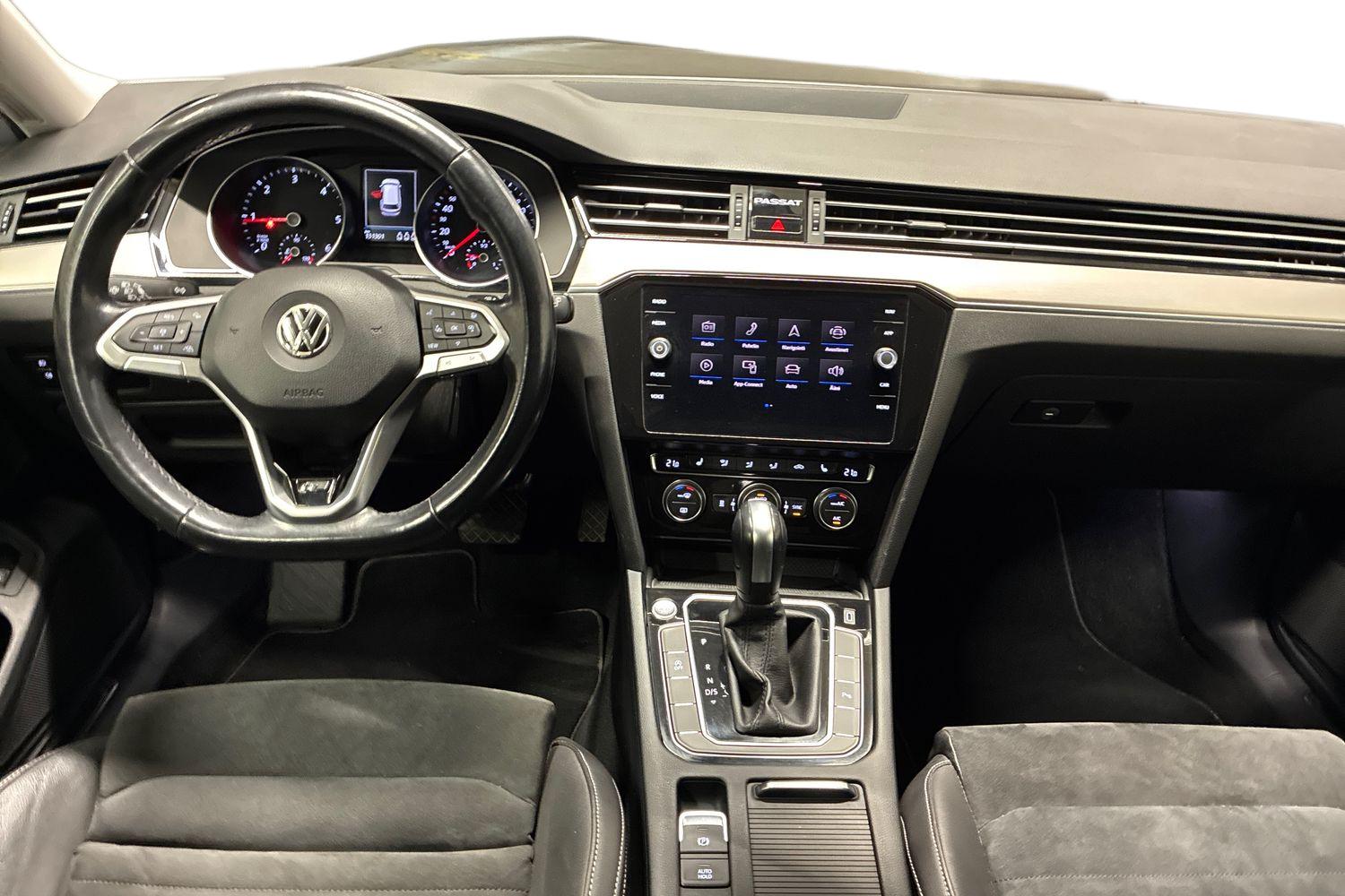 Volkswagen Passat 2020, photo 7/31
