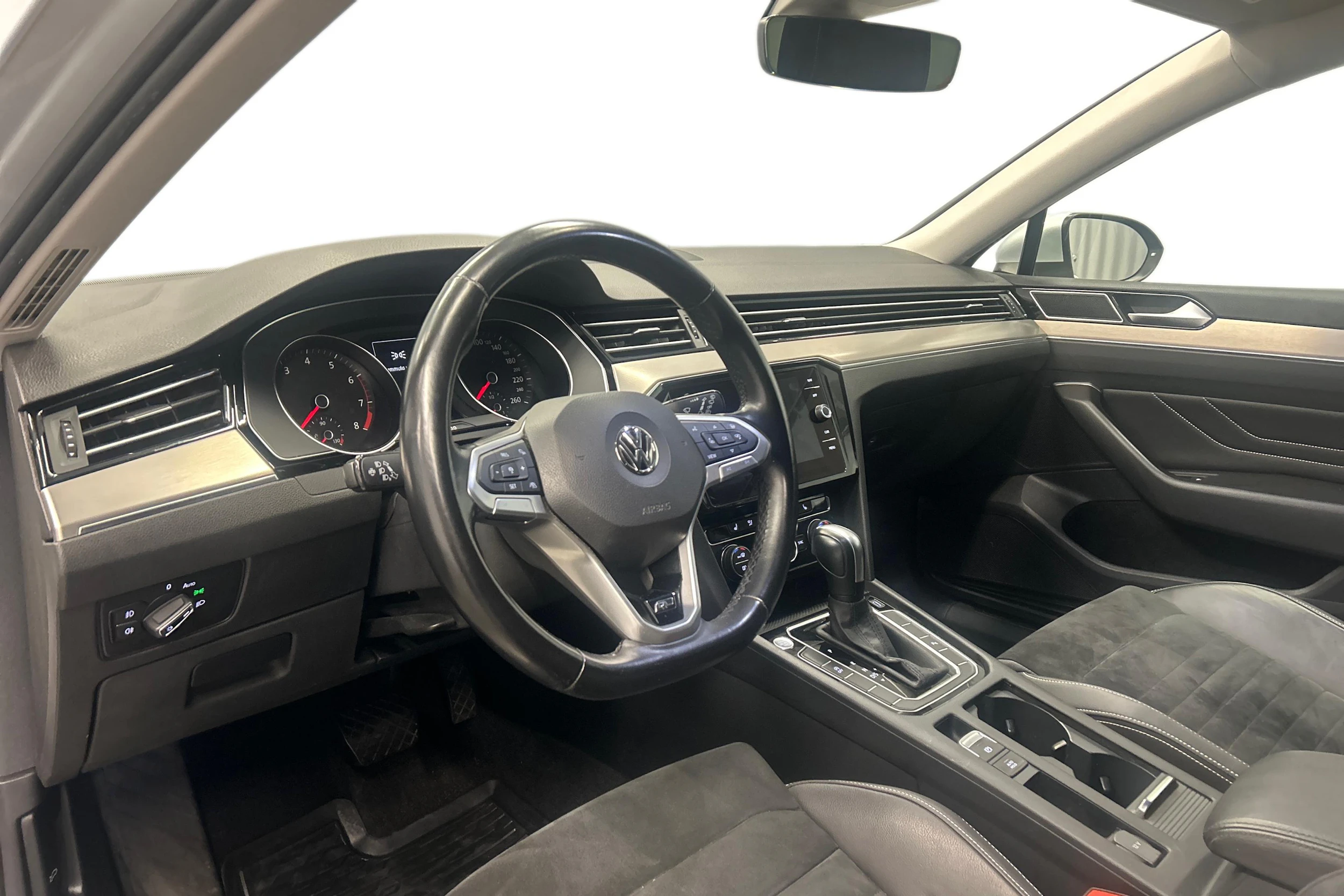 hopea Volkswagen Passat 2020 kuva 6.
