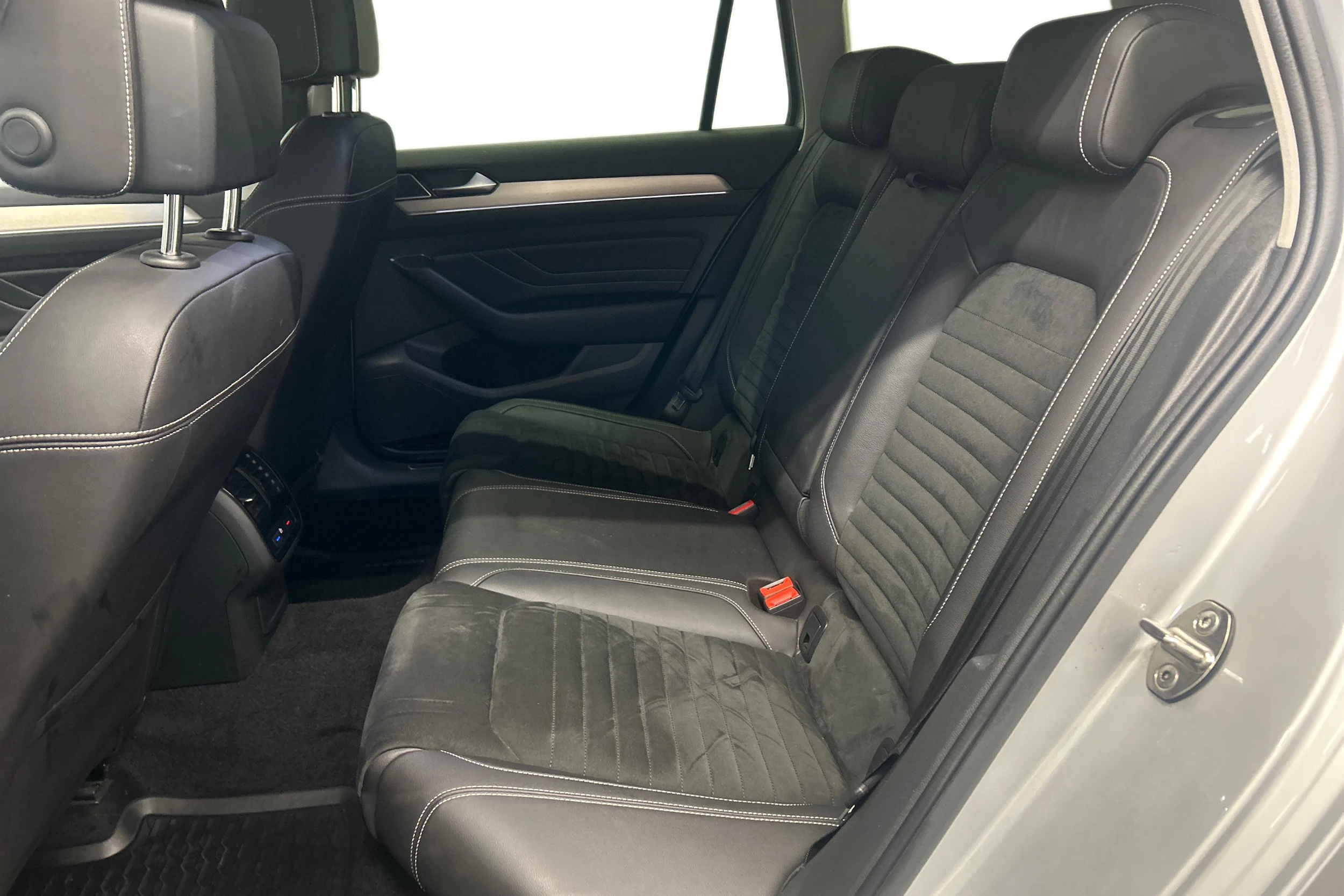 hopea Volkswagen Passat 2020 kuva 8.