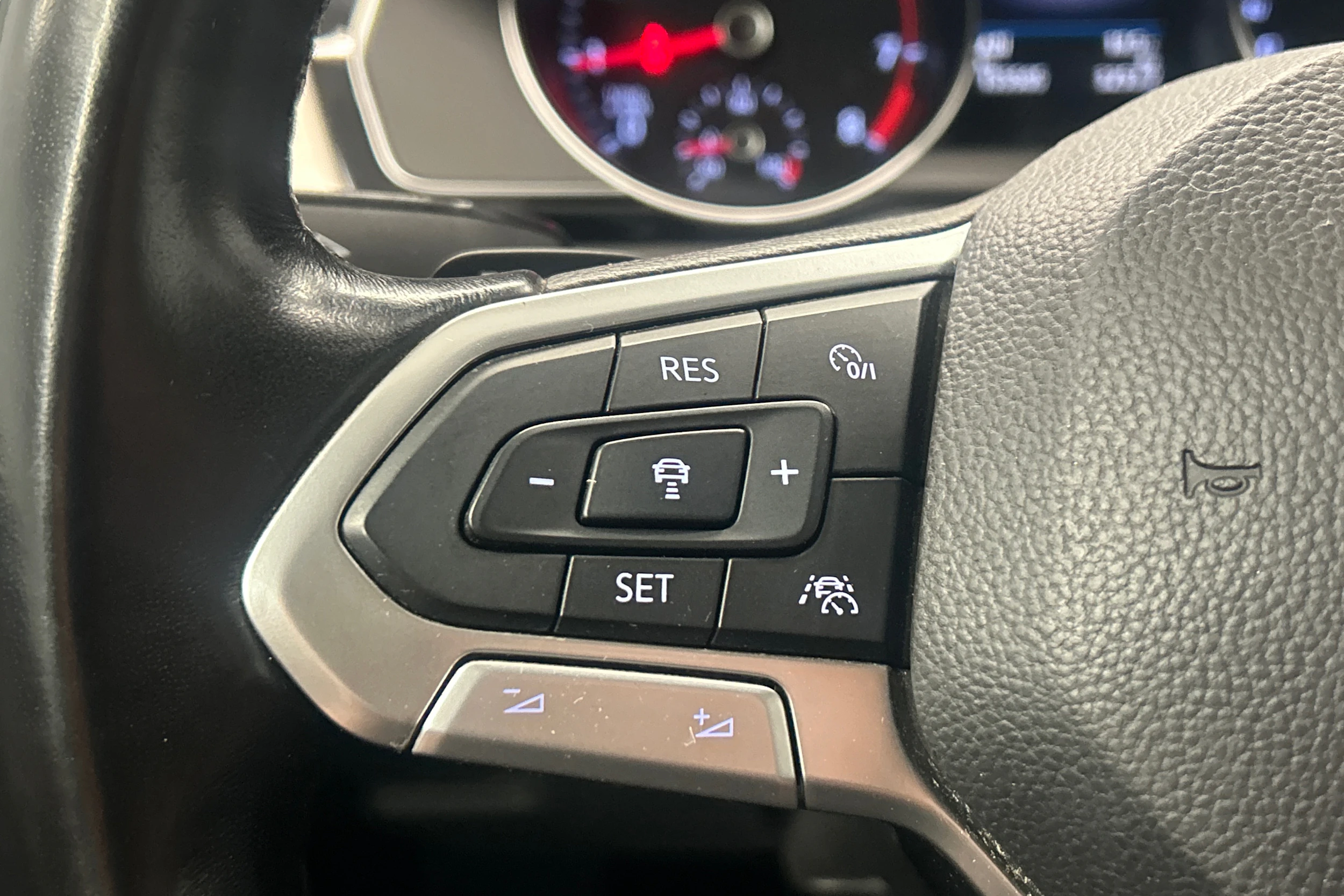 hopea Volkswagen Passat 2020 kuva 14.