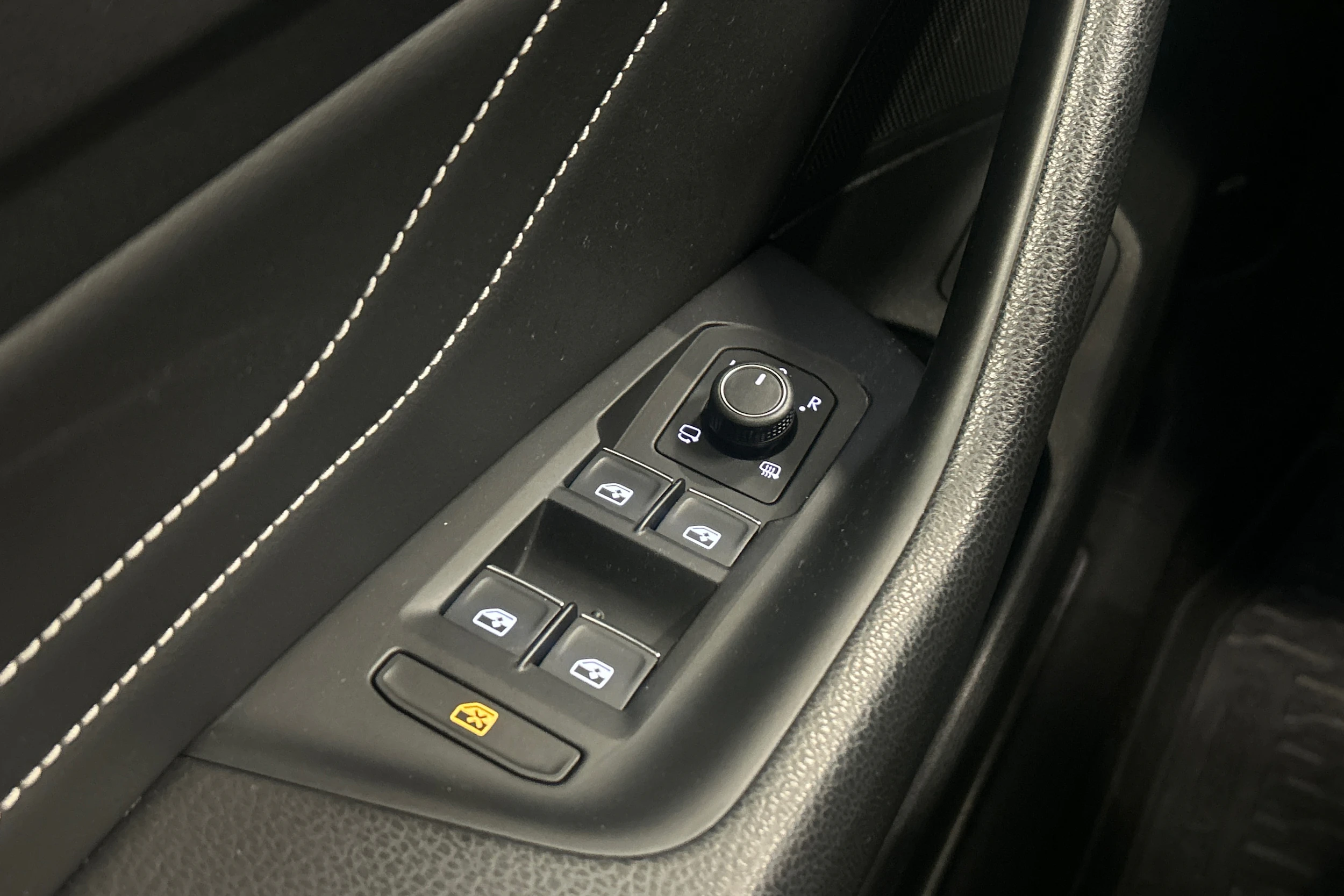 hopea Volkswagen Passat 2020 kuva 17.