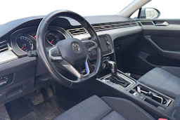 sininen Volkswagen Passat 2020 kuva 3.