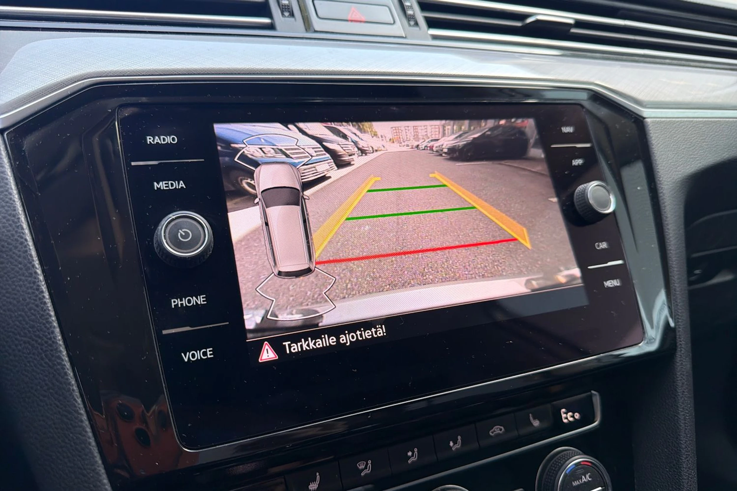 sininen Volkswagen Passat 2020 kuva 5.