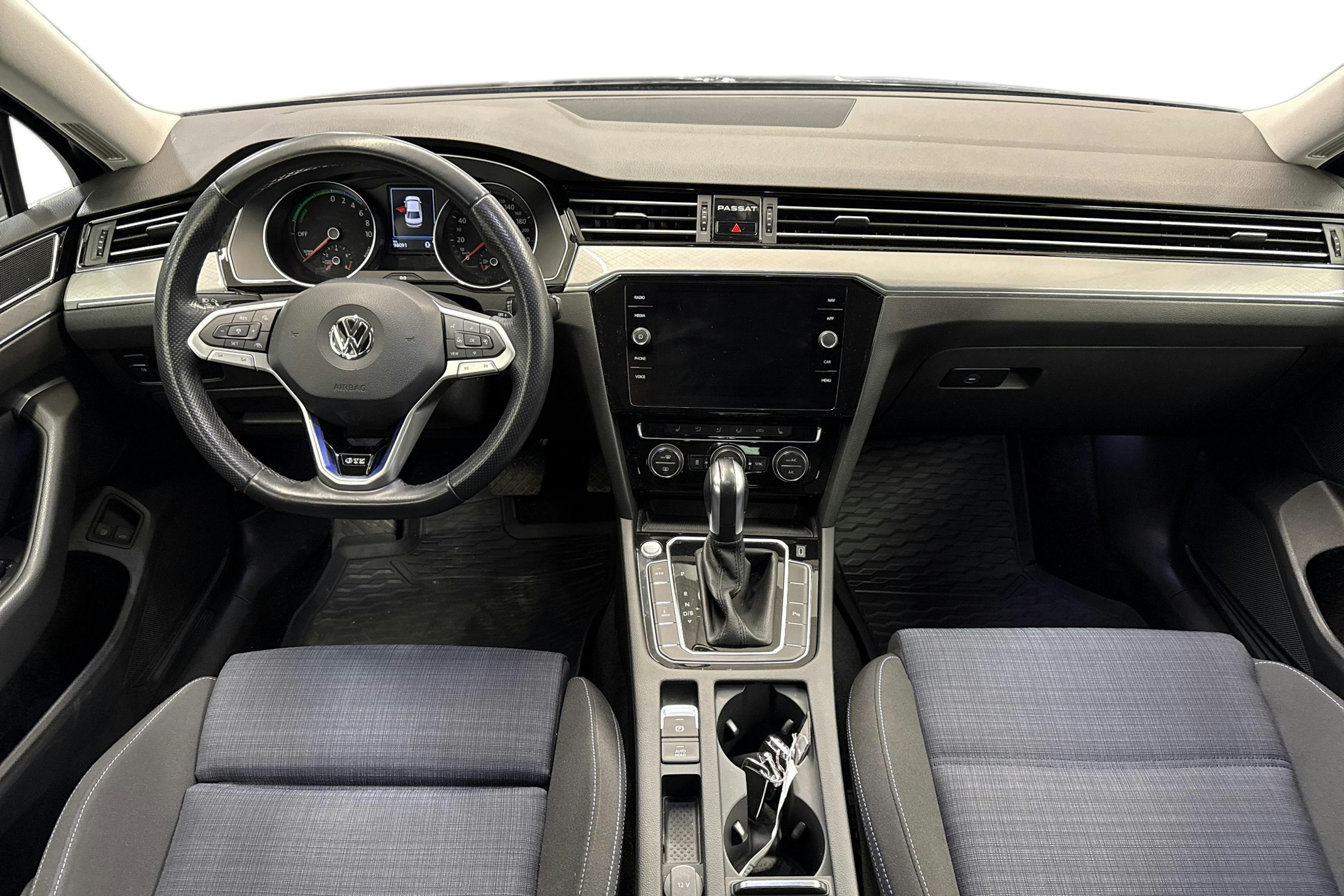 musta Volkswagen Passat 2020 kuva 7.