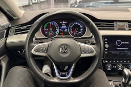 musta Volkswagen Passat 2020 kuva 12.